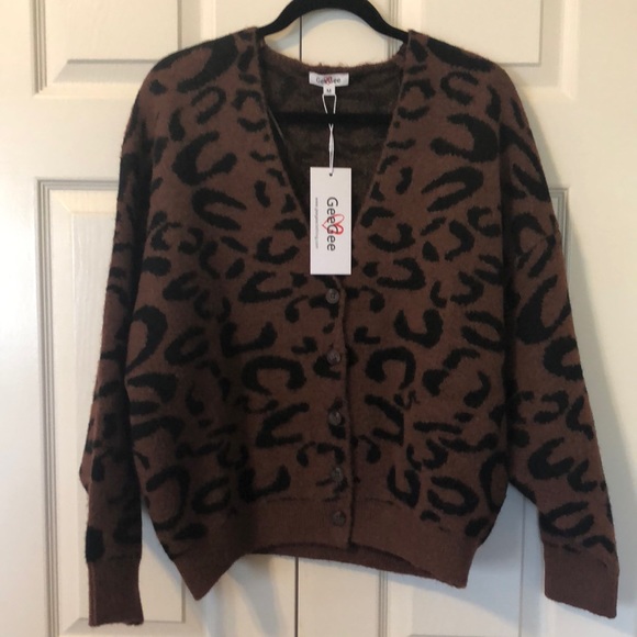 Can you say Cheetah? Adorable button down sweater - Picture 1 of 4
